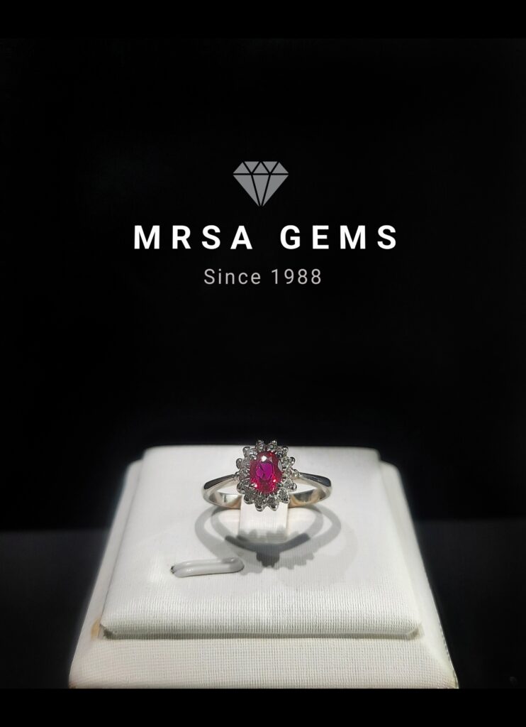 Pink sapphire (hot pink) with diamonds (18k white gold)