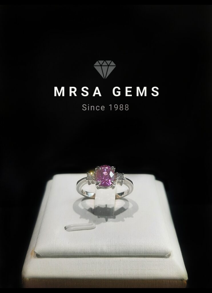 Pink sapphire with diamonds (18k white gold)